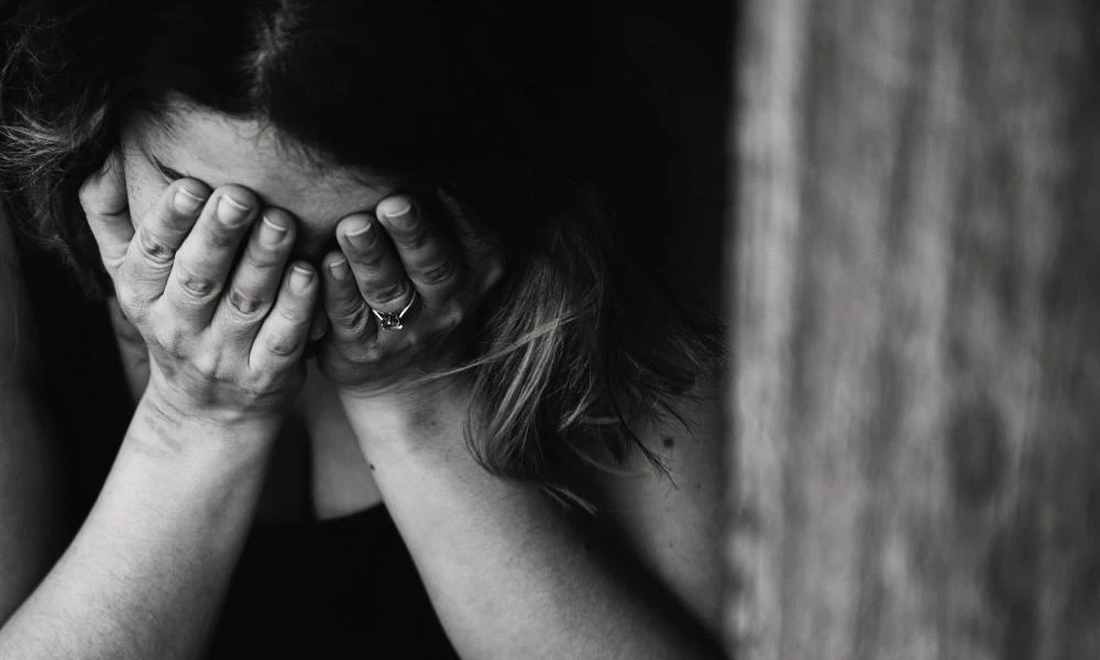 Σοκ και αποτροπιασμός από την υπόθεση βιασμού 16χρονης στον Κολωνό: Τα μηνύματα που «καίνε» τον 44χρονο